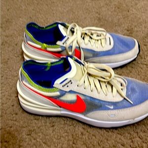Men’s size 8 Nikes